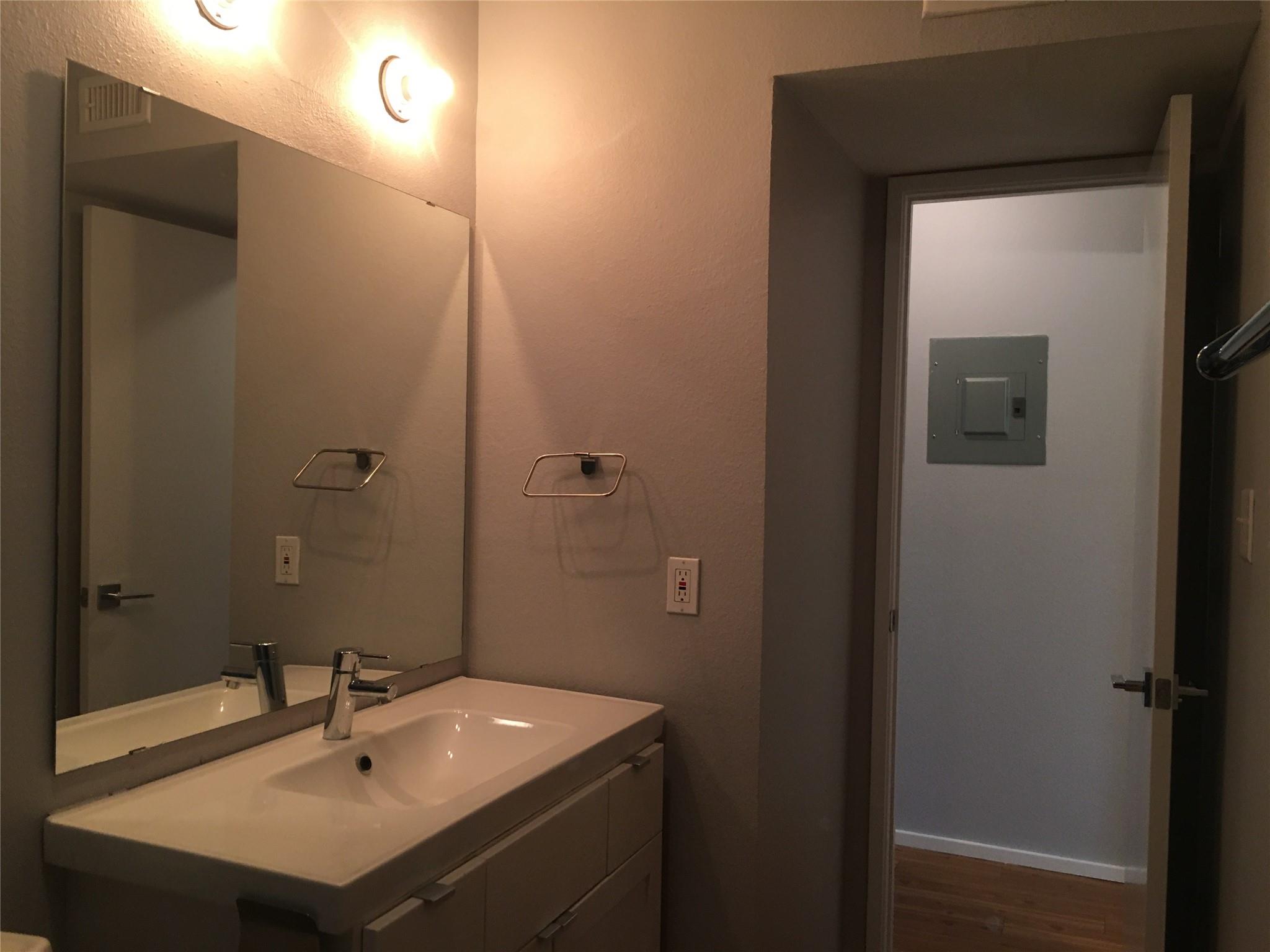 5306 Woodrow Avenue # 102, Austin, TX 78756