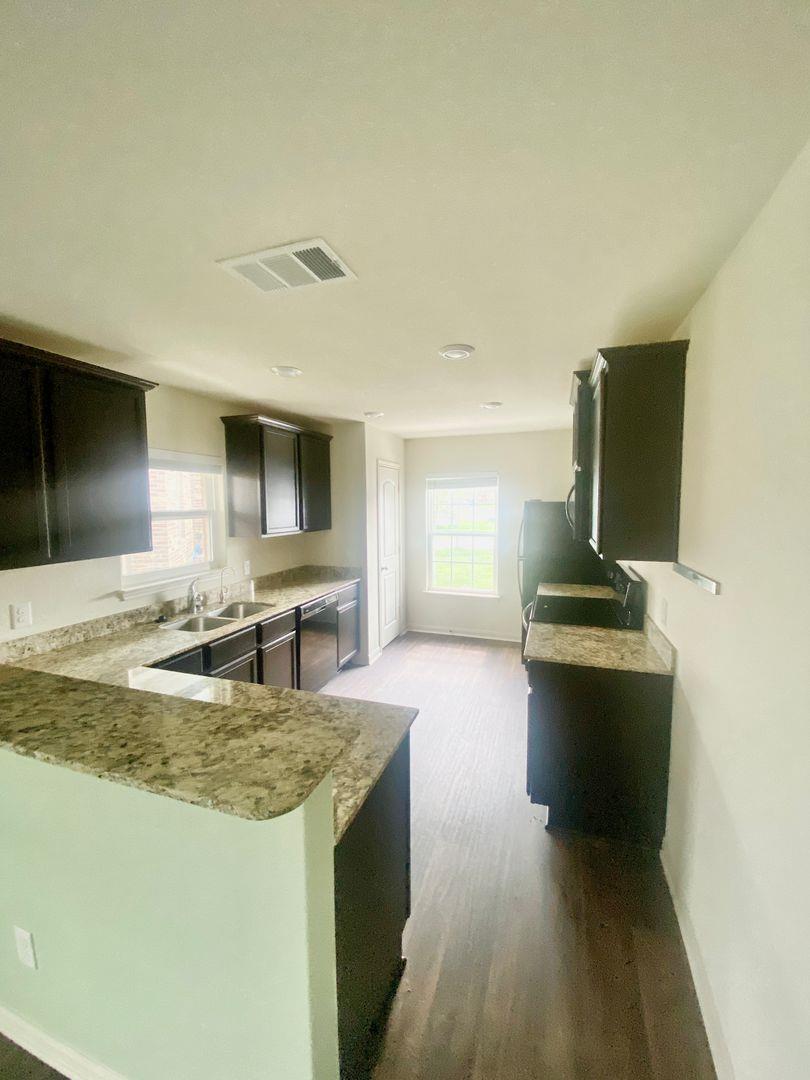 701 Yearwood Ln # 50-E, Jarrell, TX 76537