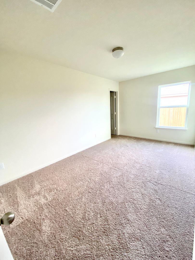 701 Yearwood Ln # 50-E, Jarrell, TX 76537