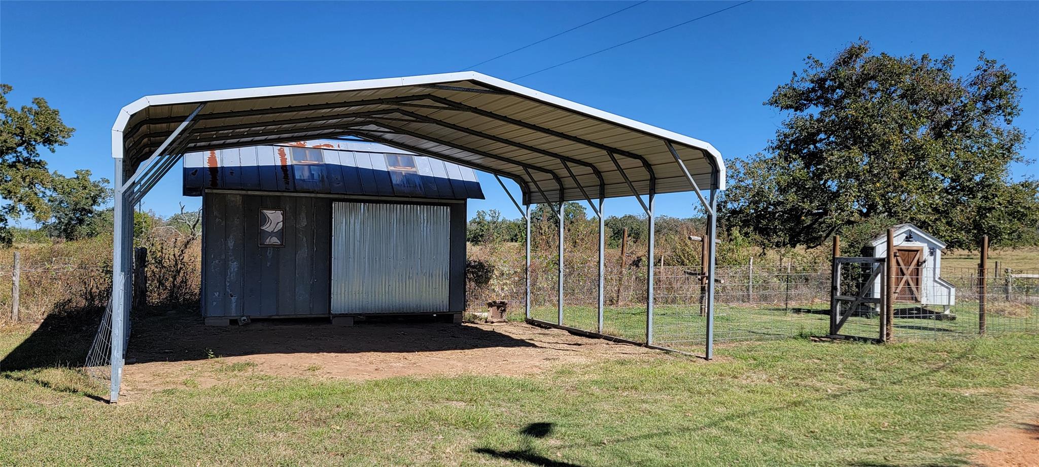 394 Easley Rd, Smithville, TX 78957