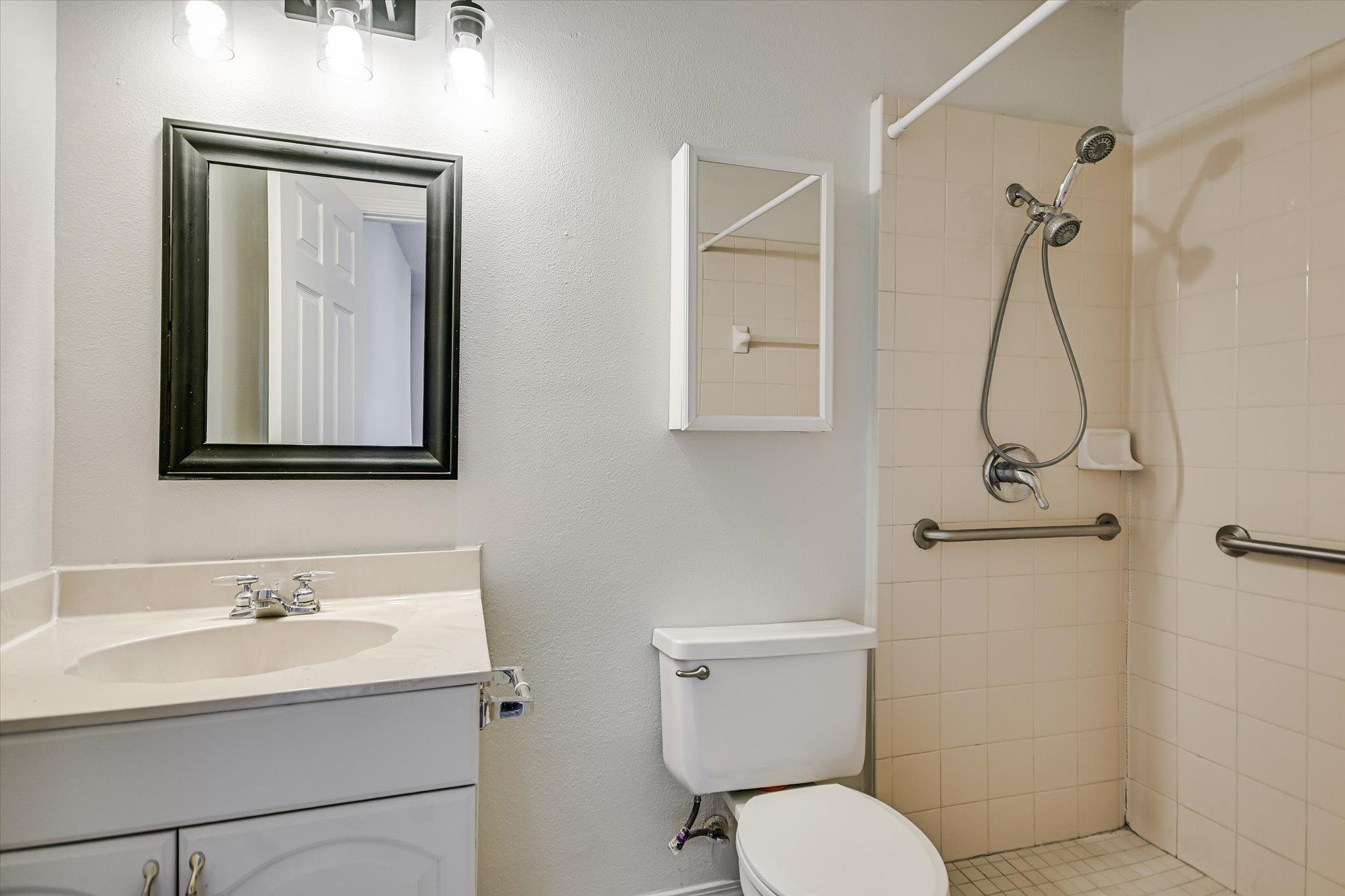 305 Regatta Ct, Lakeway, TX 78734