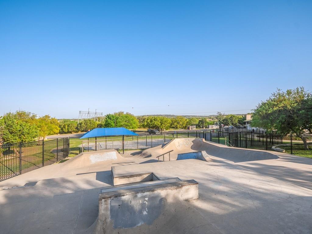 305 Regatta Ct, Lakeway, TX 78734