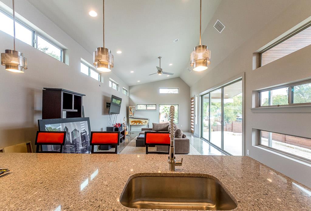 2501 E 9th St, Austin, TX 78702