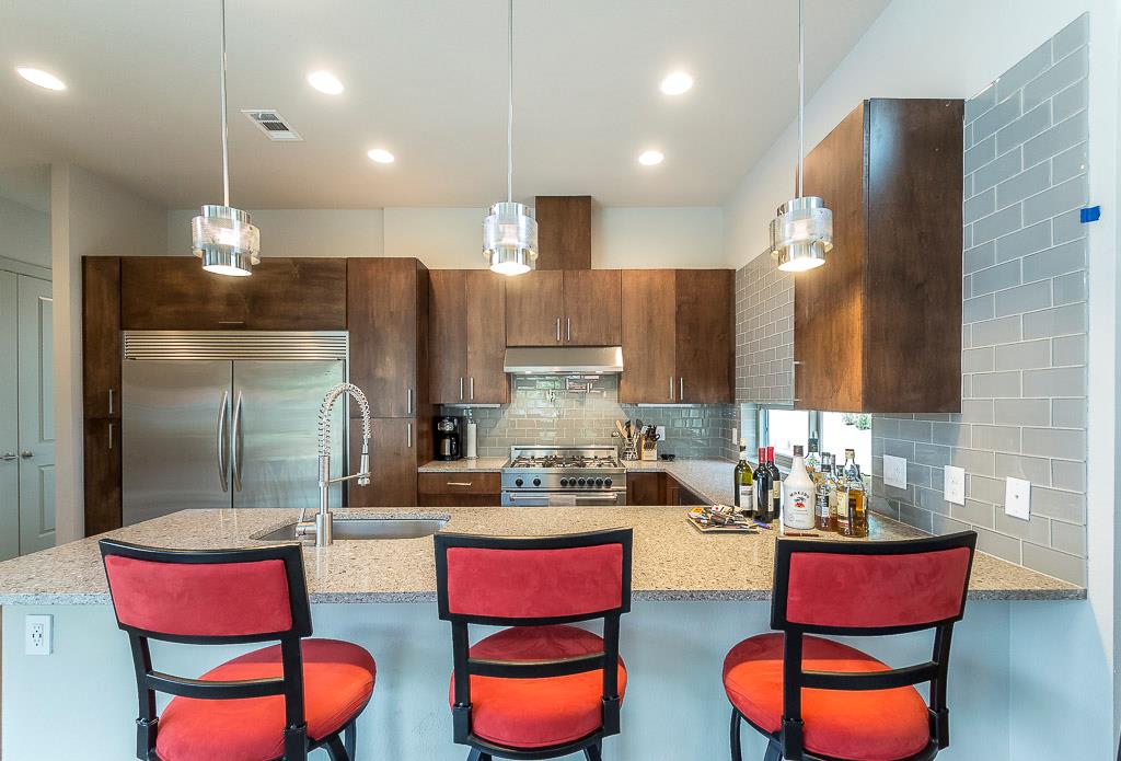 2501 E 9th St, Austin, TX 78702