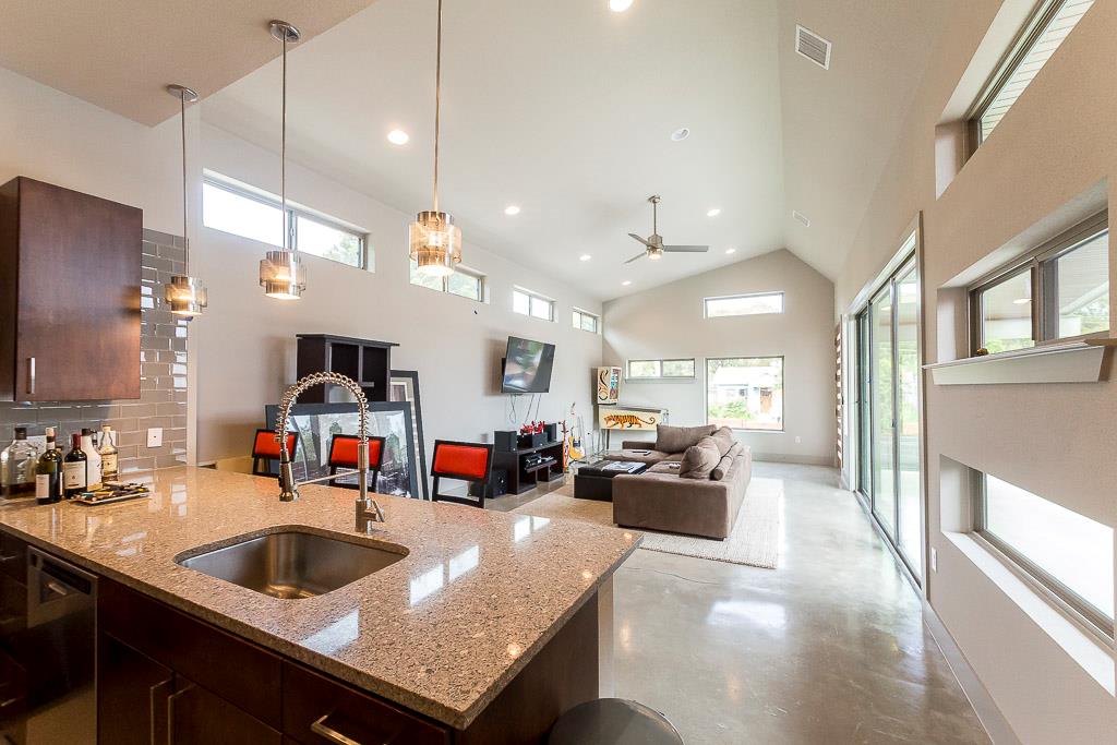 2501 E 9th St, Austin, TX 78702