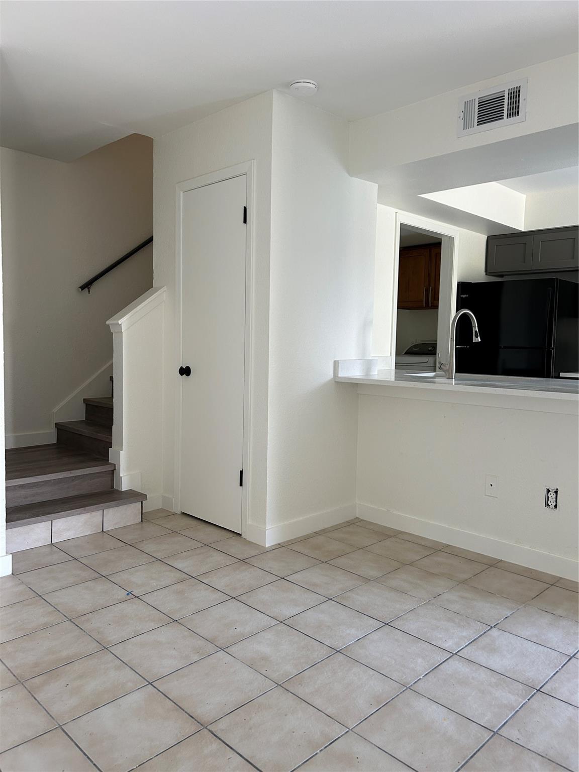 5903 Cougar Dr # B, Austin, TX 78745