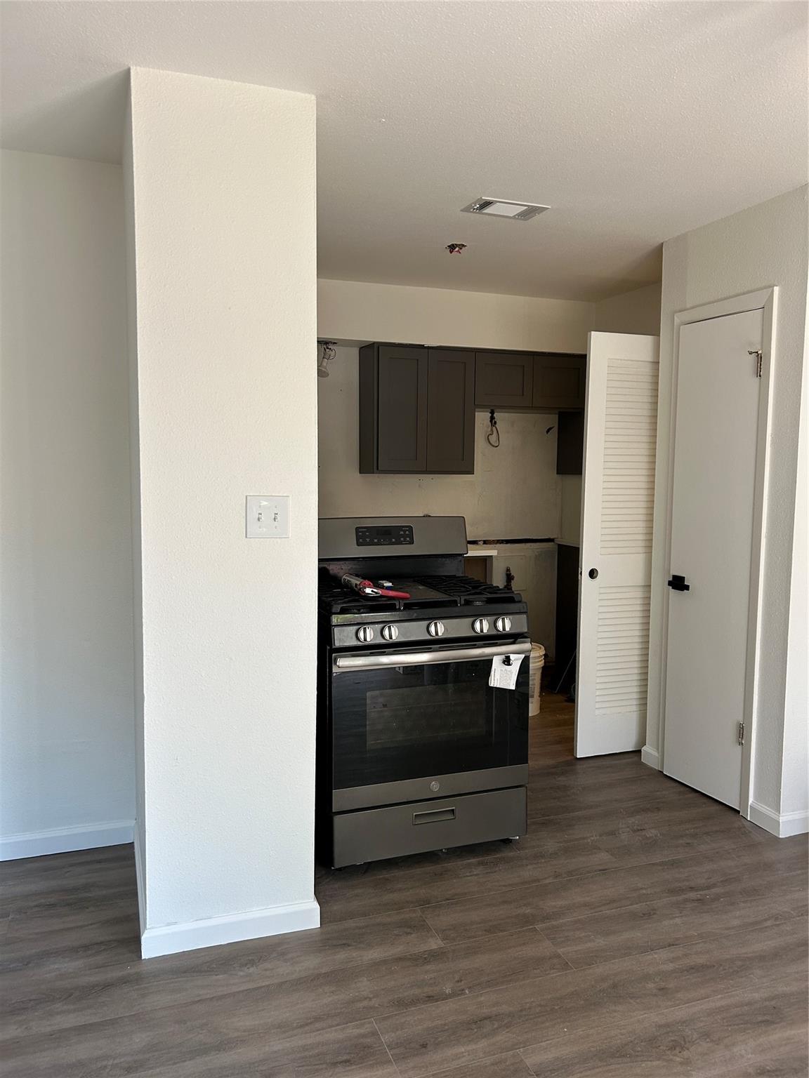 6500 S 1st St # 103, Austin, TX 78745