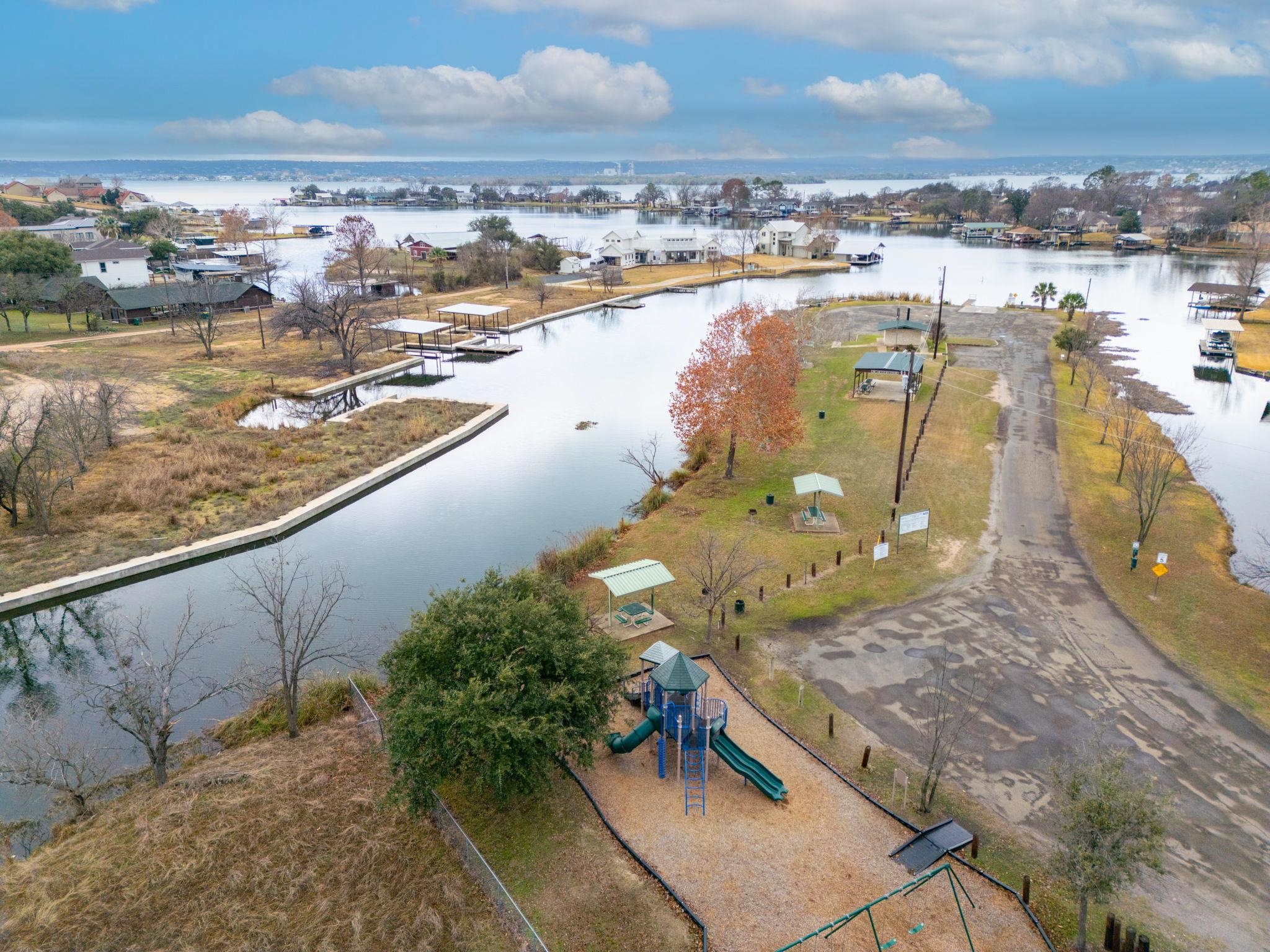 902 Prairie Creek Rd, Granite Shoals, TX 78654