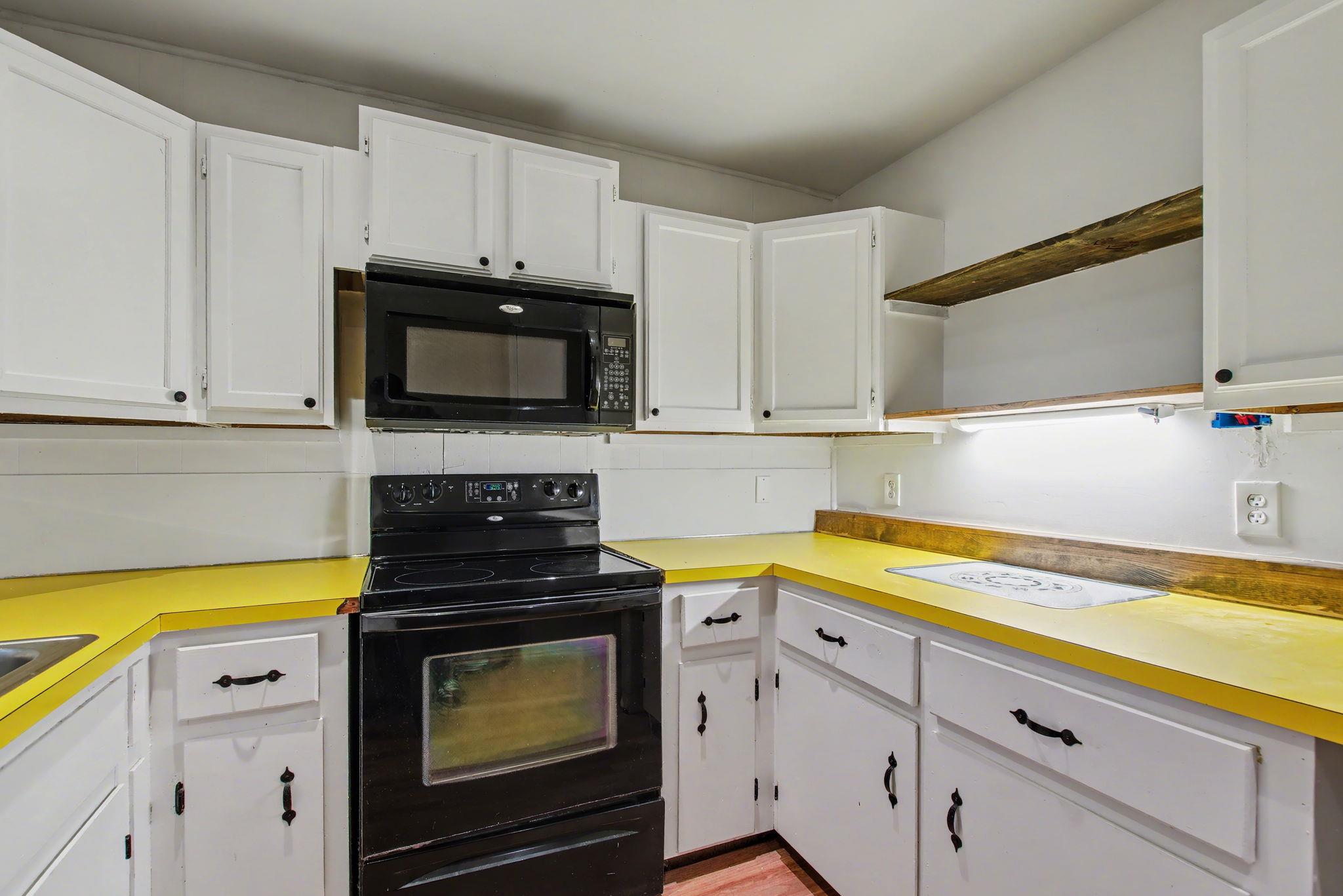 902 Prairie Creek Rd, Granite Shoals, TX 78654