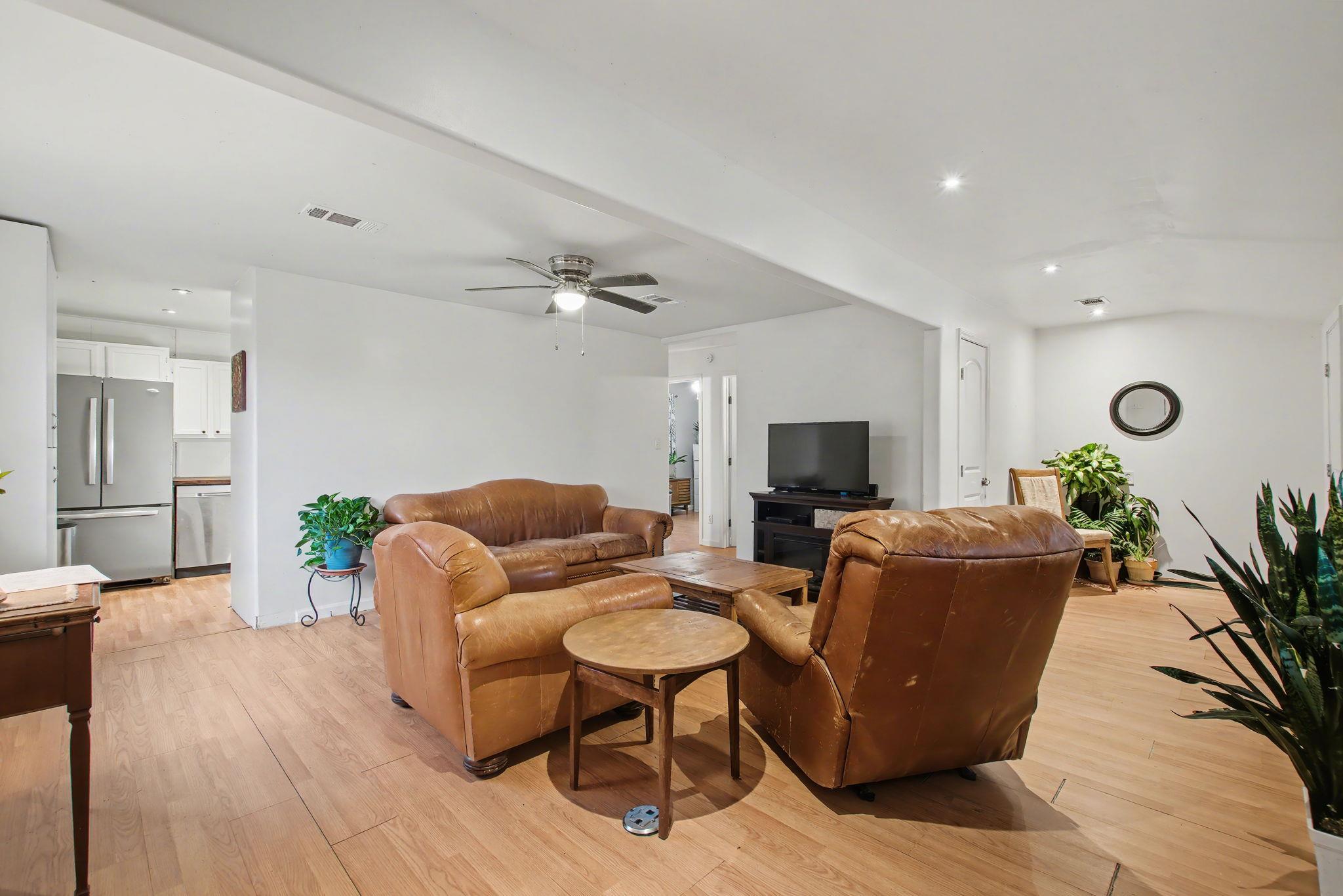 902 Prairie Creek Rd, Granite Shoals, TX 78654