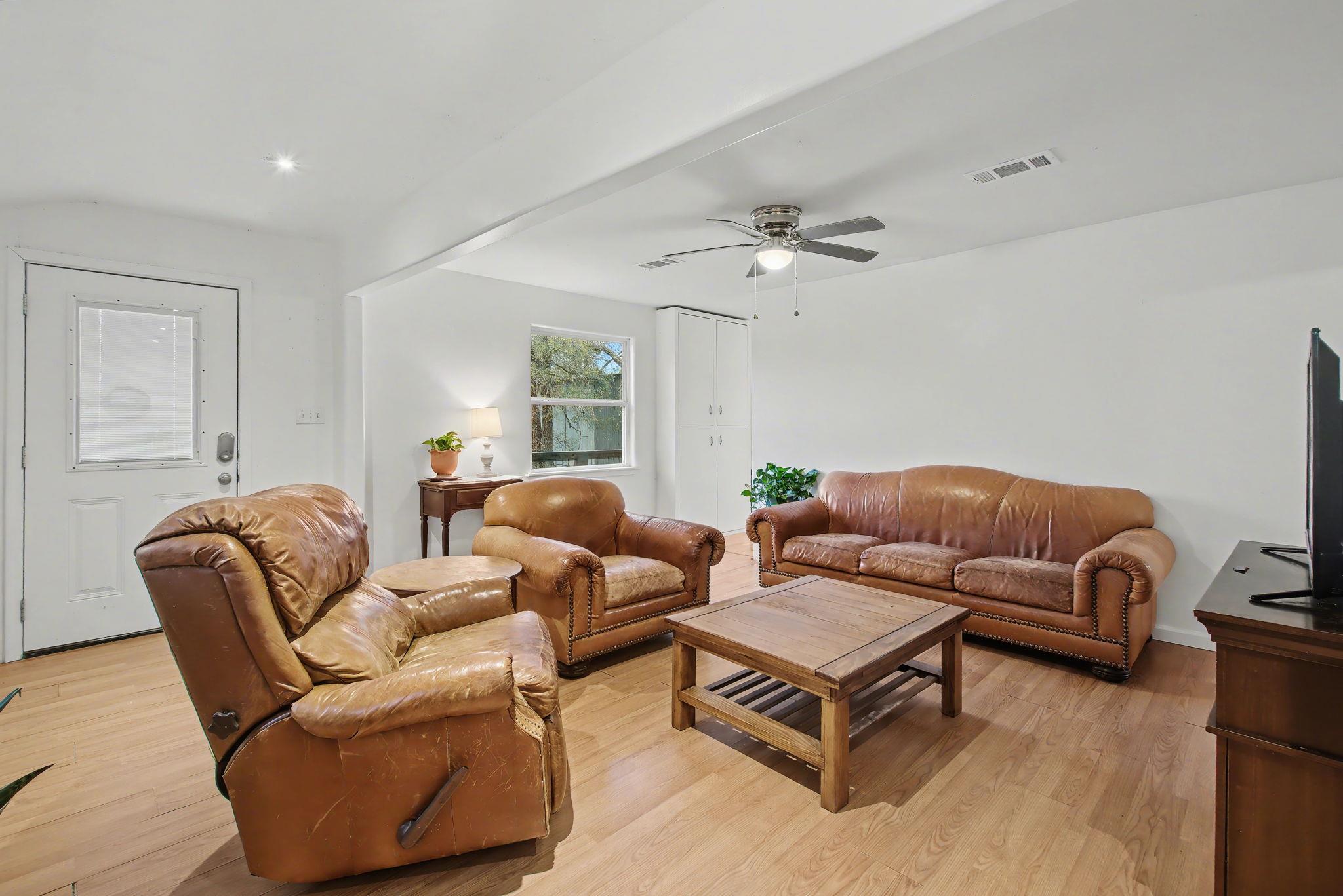 902 Prairie Creek Rd, Granite Shoals, TX 78654