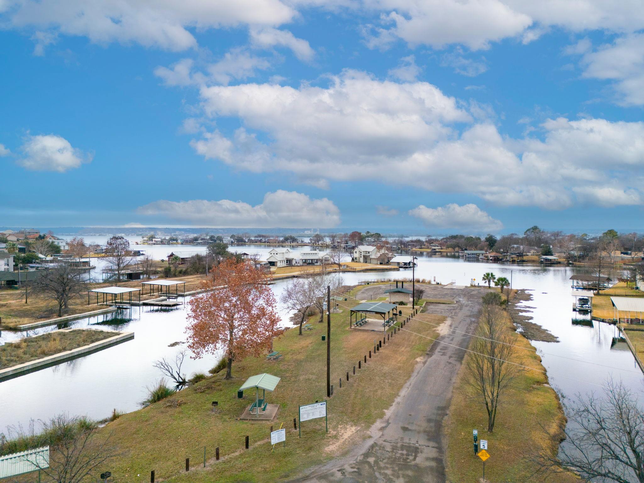 902 Prairie Creek Rd, Granite Shoals, TX 78654