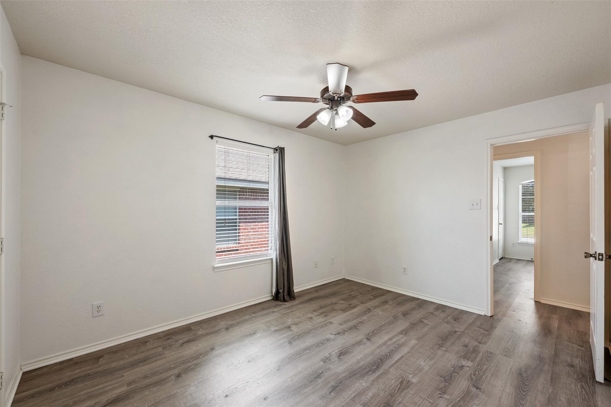 109 Calcite Ln, Jarrell, TX 76537