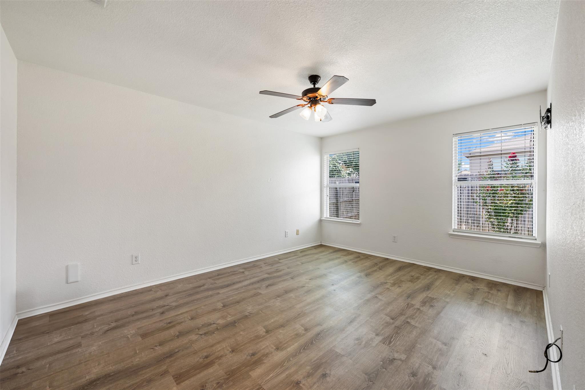 109 Calcite Ln, Jarrell, TX 76537