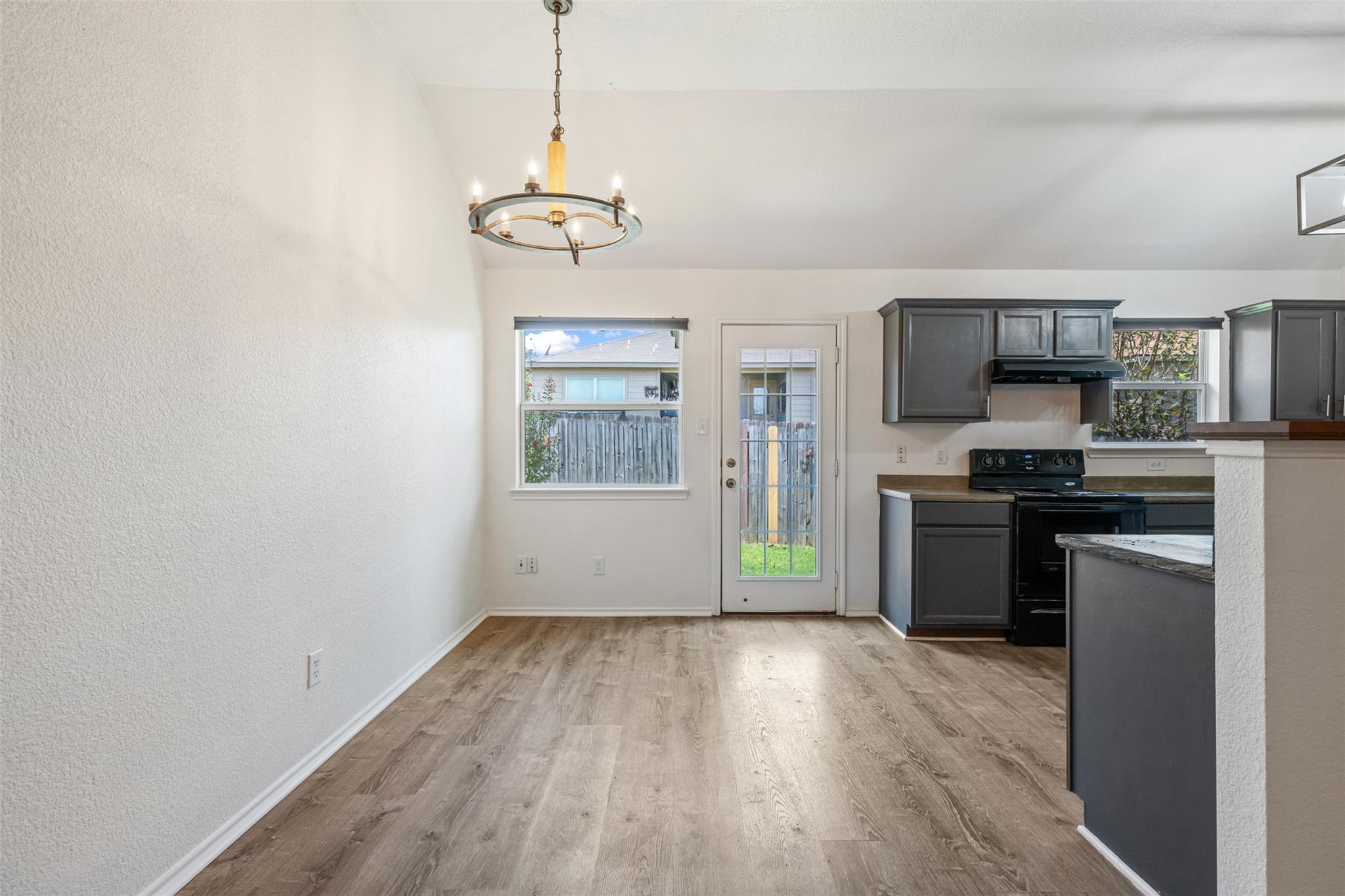 109 Calcite Ln, Jarrell, TX 76537