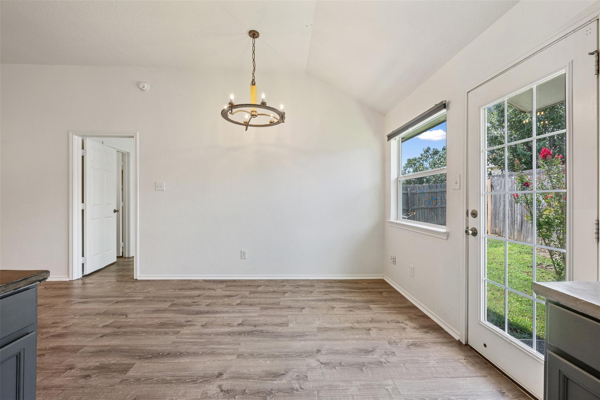 109 Calcite Ln, Jarrell, TX 76537