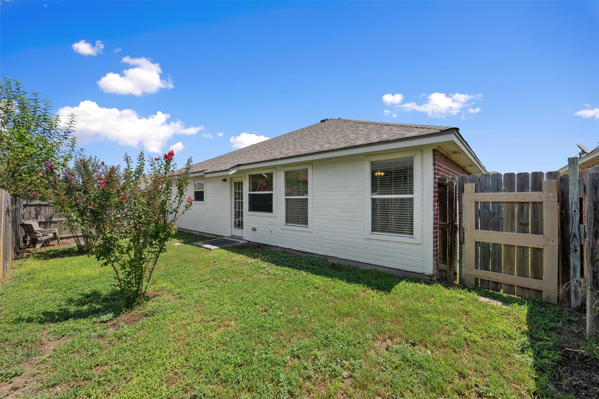 109 Calcite Ln, Jarrell, TX 76537
