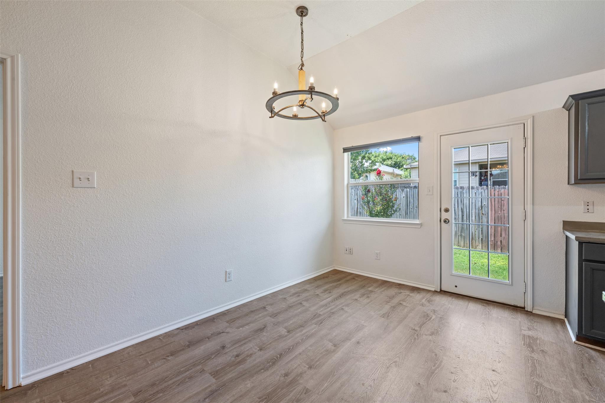 109 Calcite Ln, Jarrell, TX 76537