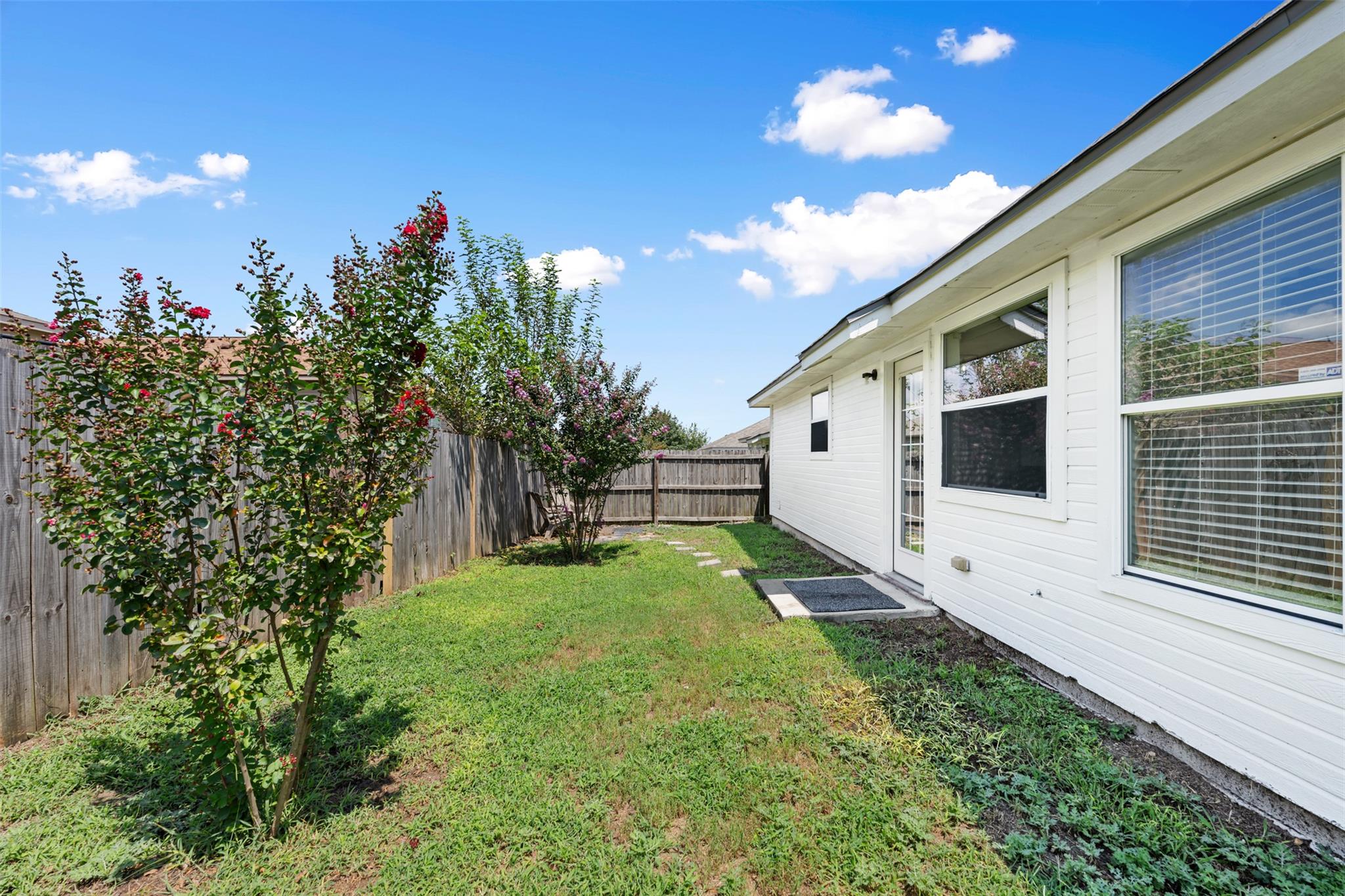 109 Calcite Ln, Jarrell, TX 76537