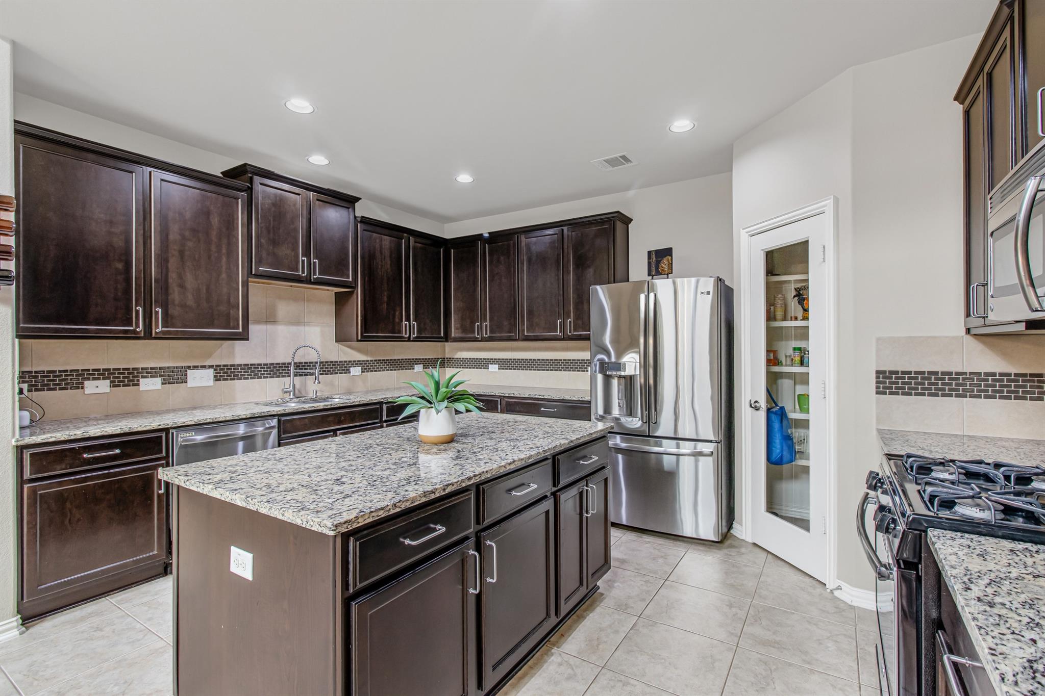 1366 Red Stag Pl, Round Rock, TX 78665