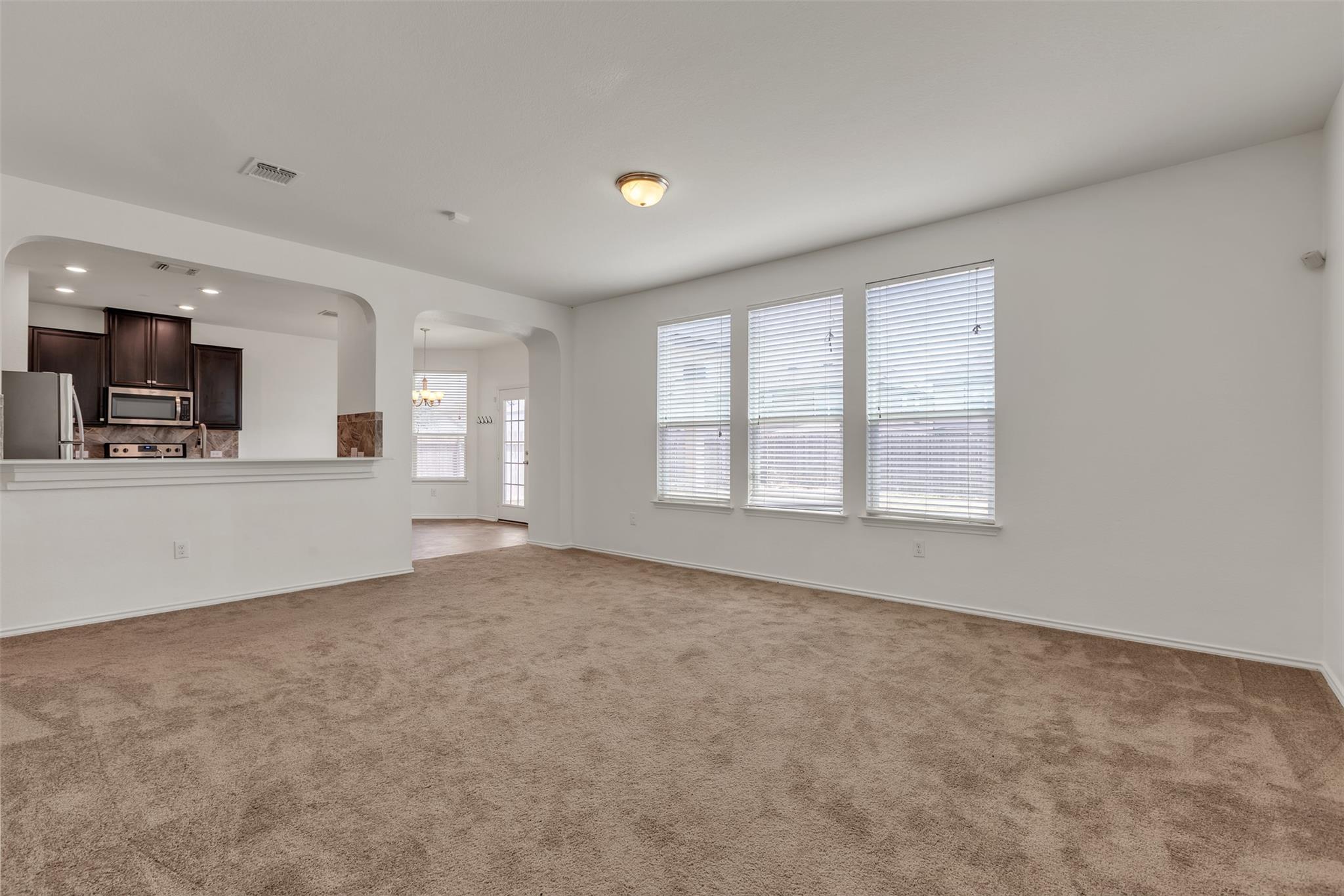 6729 Horseshoe Pond Dr, Del Valle, TX 78617