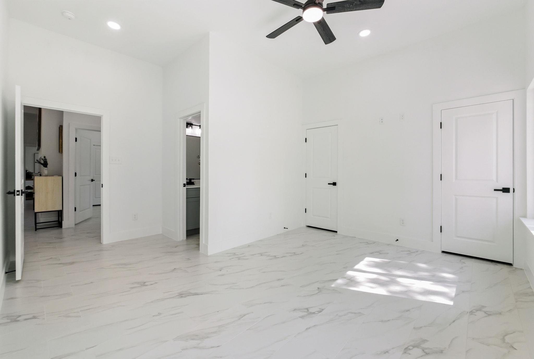 418 Bedford Dr, Spicewood, TX 78669