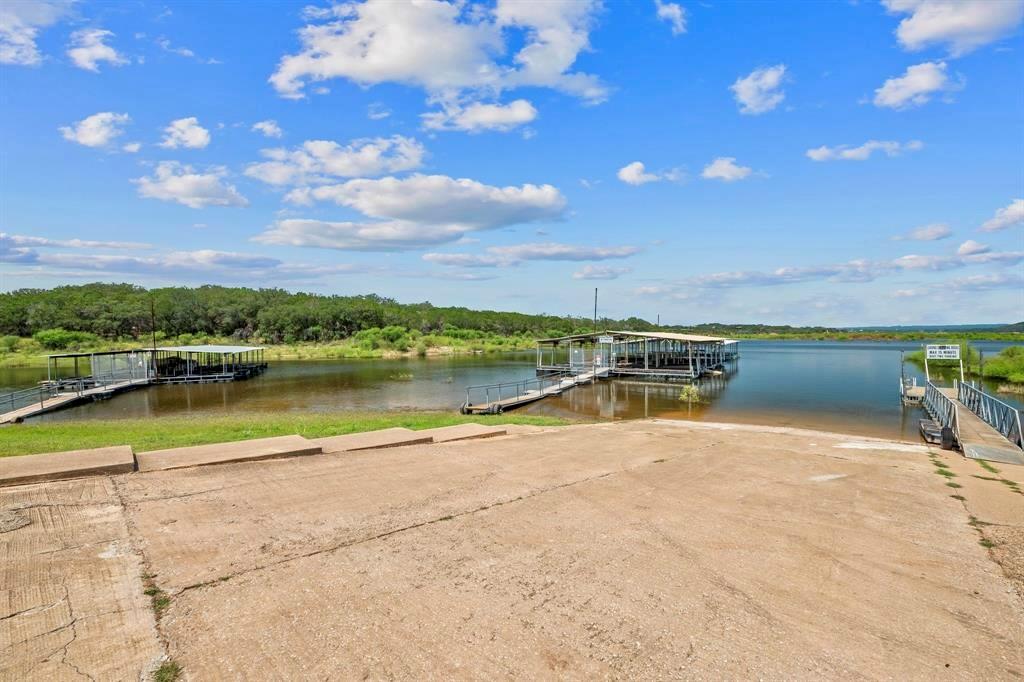 418 Bedford Dr, Spicewood, TX 78669