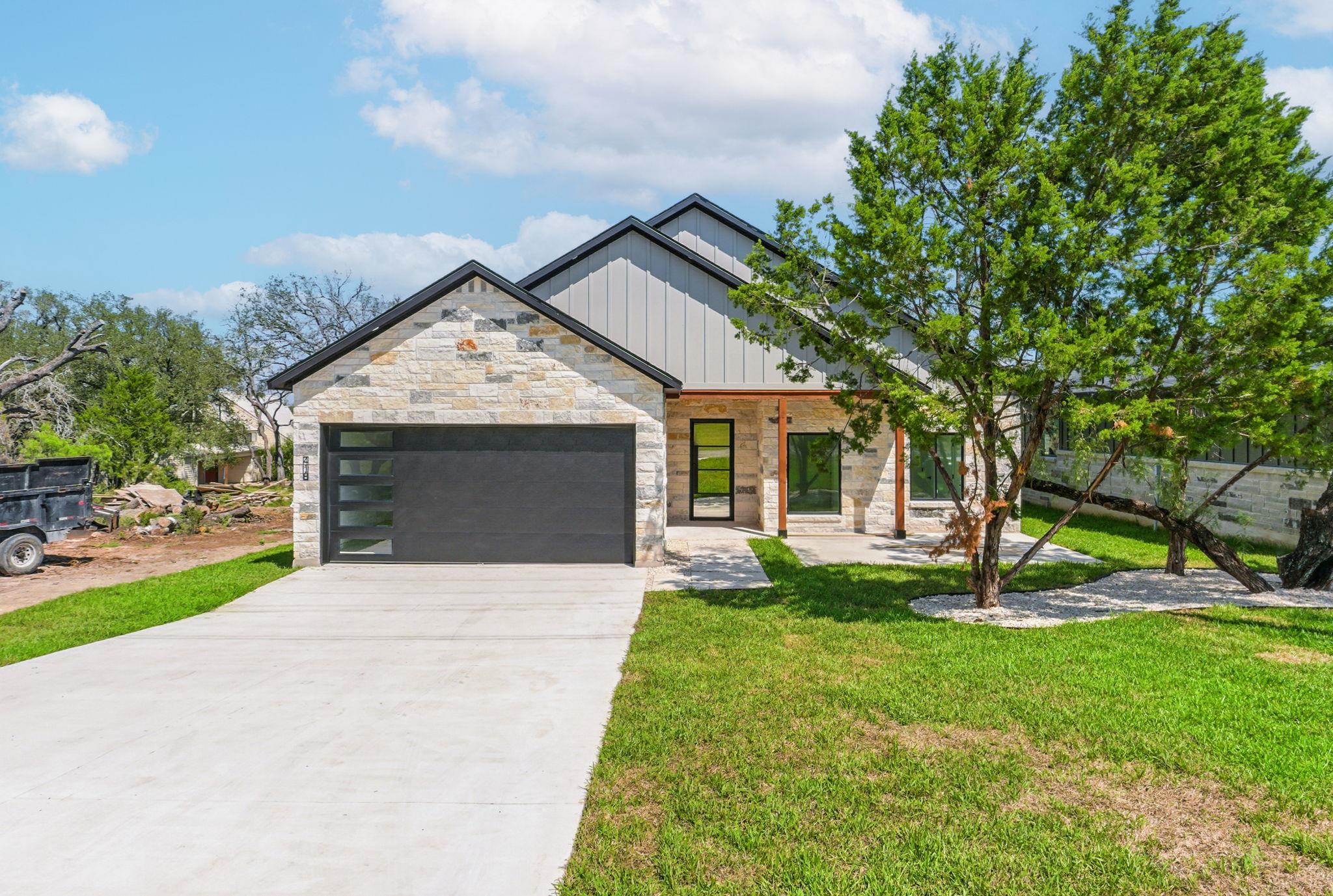 418 Bedford Dr, Spicewood, TX 78669