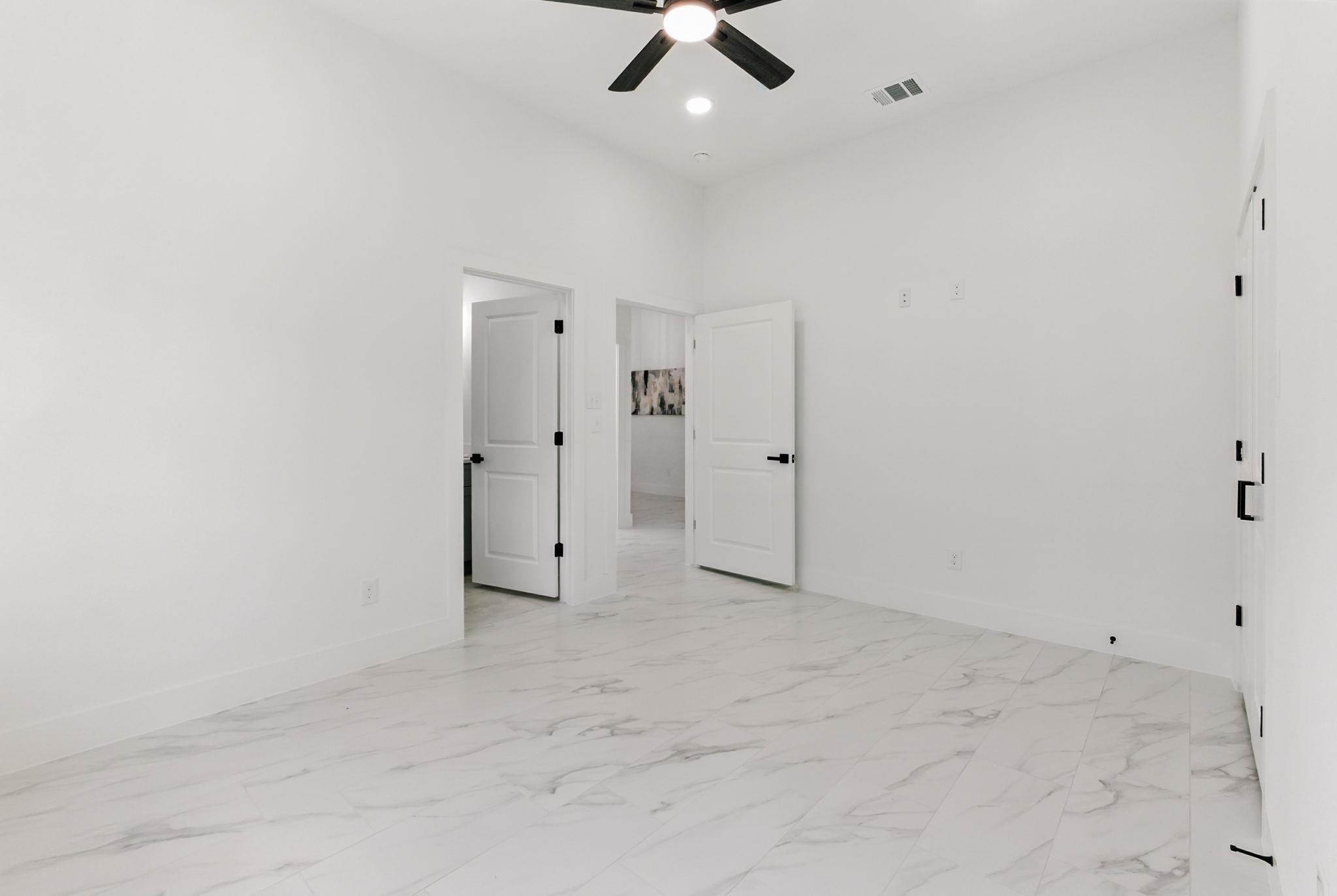 418 Bedford Dr, Spicewood, TX 78669