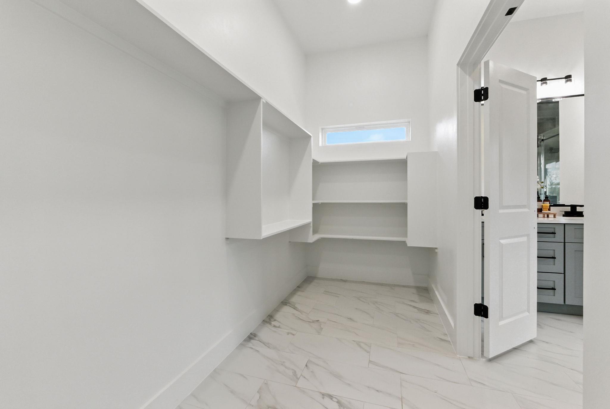 418 Bedford Dr, Spicewood, TX 78669