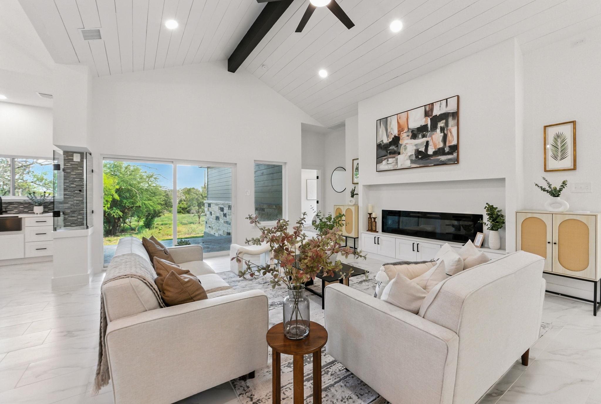 418 Bedford Dr, Spicewood, TX 78669