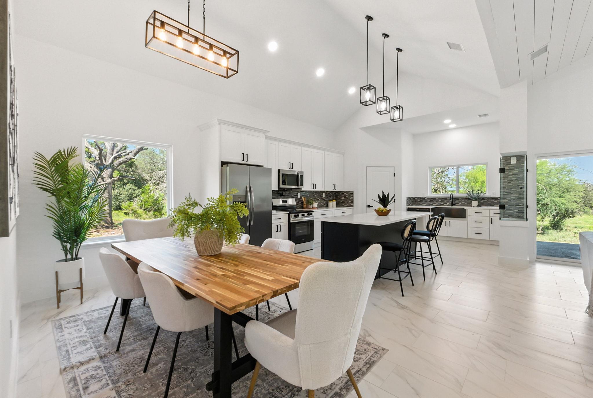 418 Bedford Dr, Spicewood, TX 78669