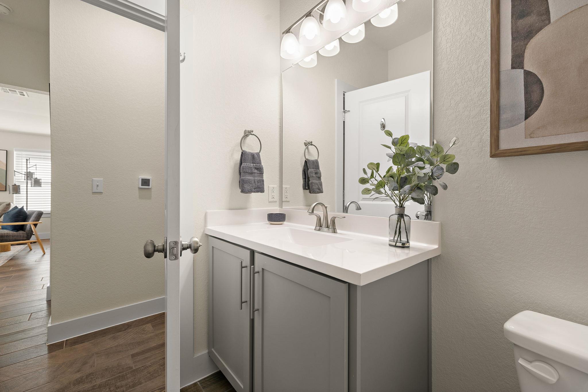 6209 Dumfries Ln, Austin, TX 78744