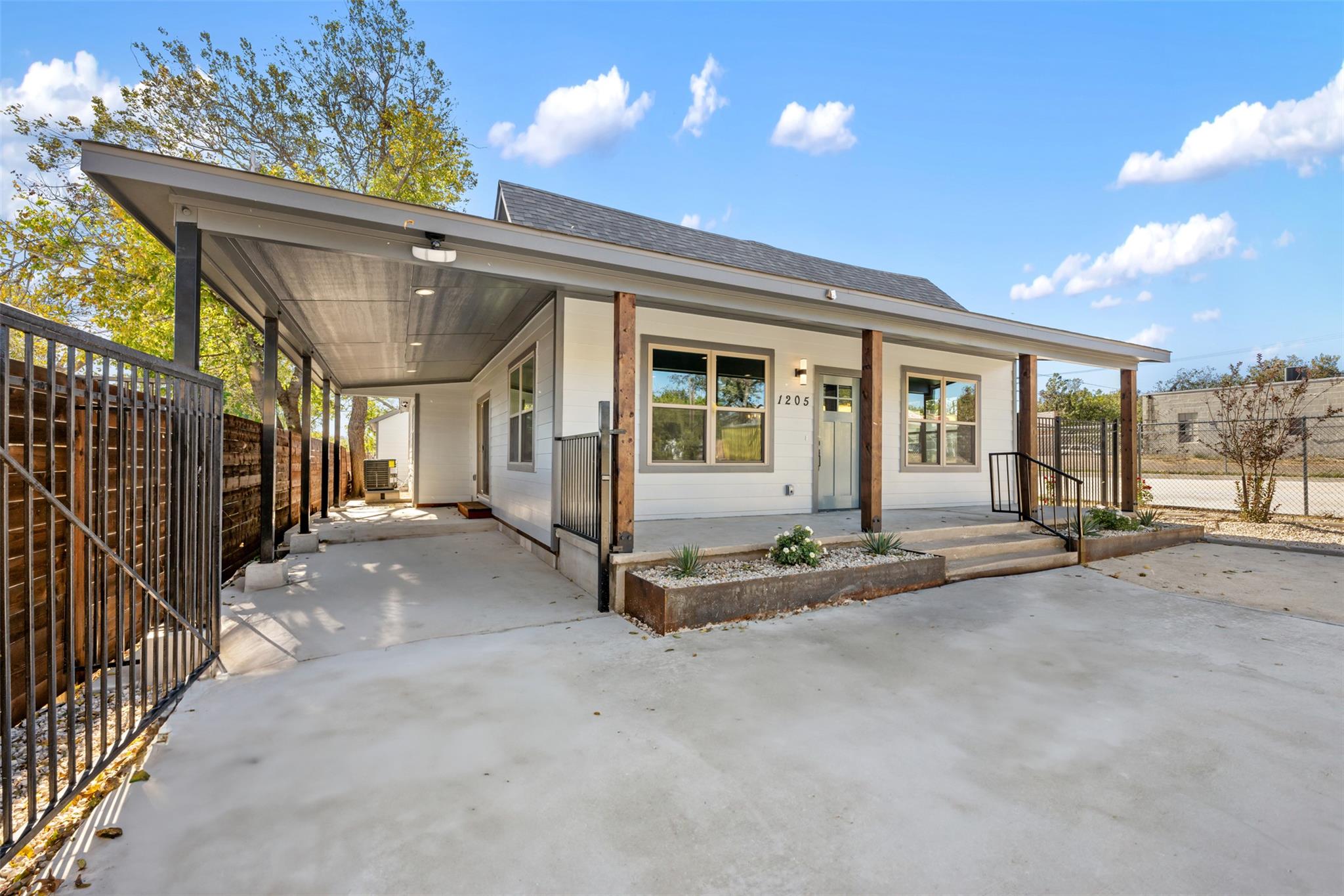 1205 W Avenue G, Temple, TX 76504