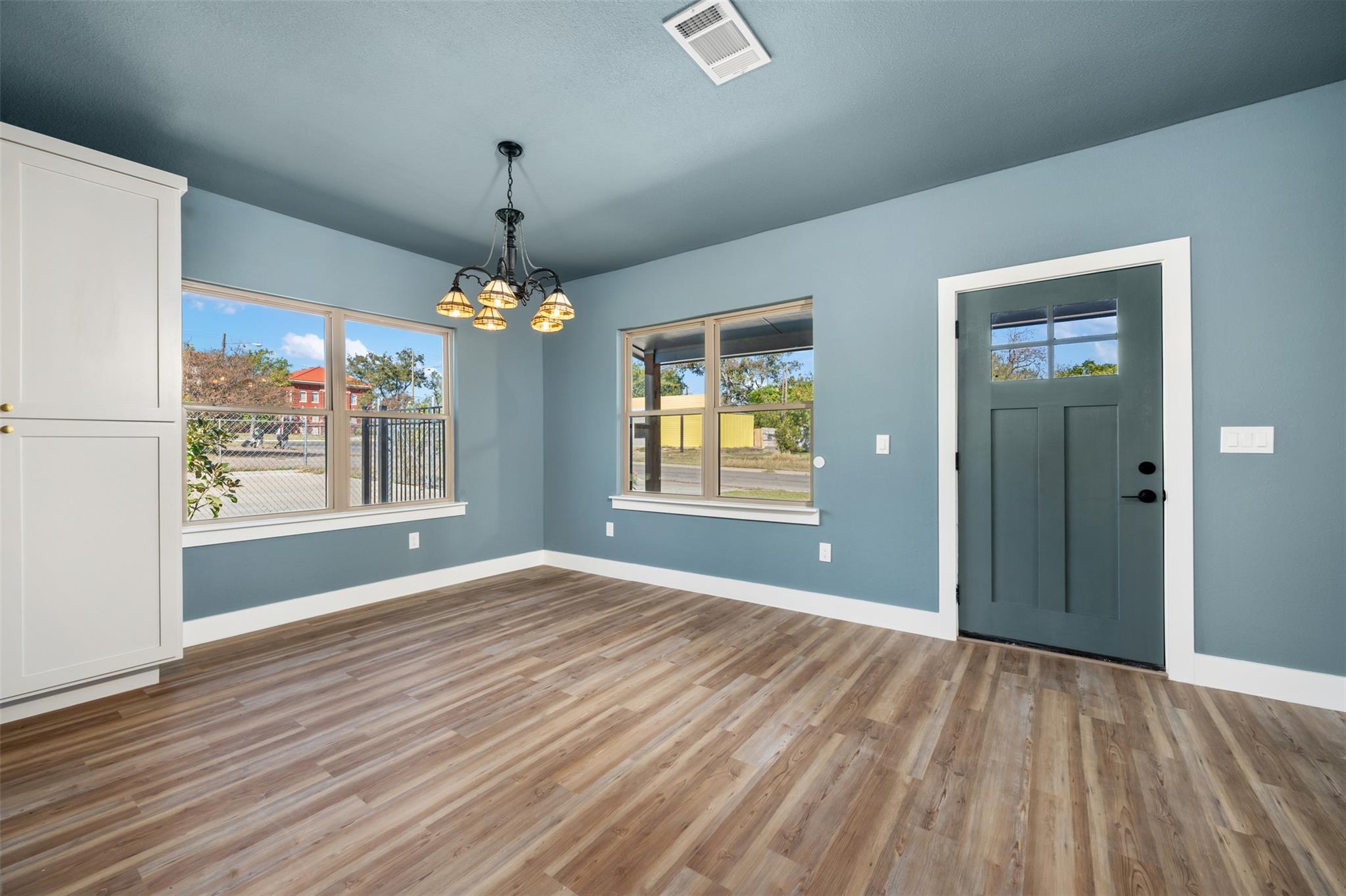 1205 W Avenue G, Temple, TX 76504