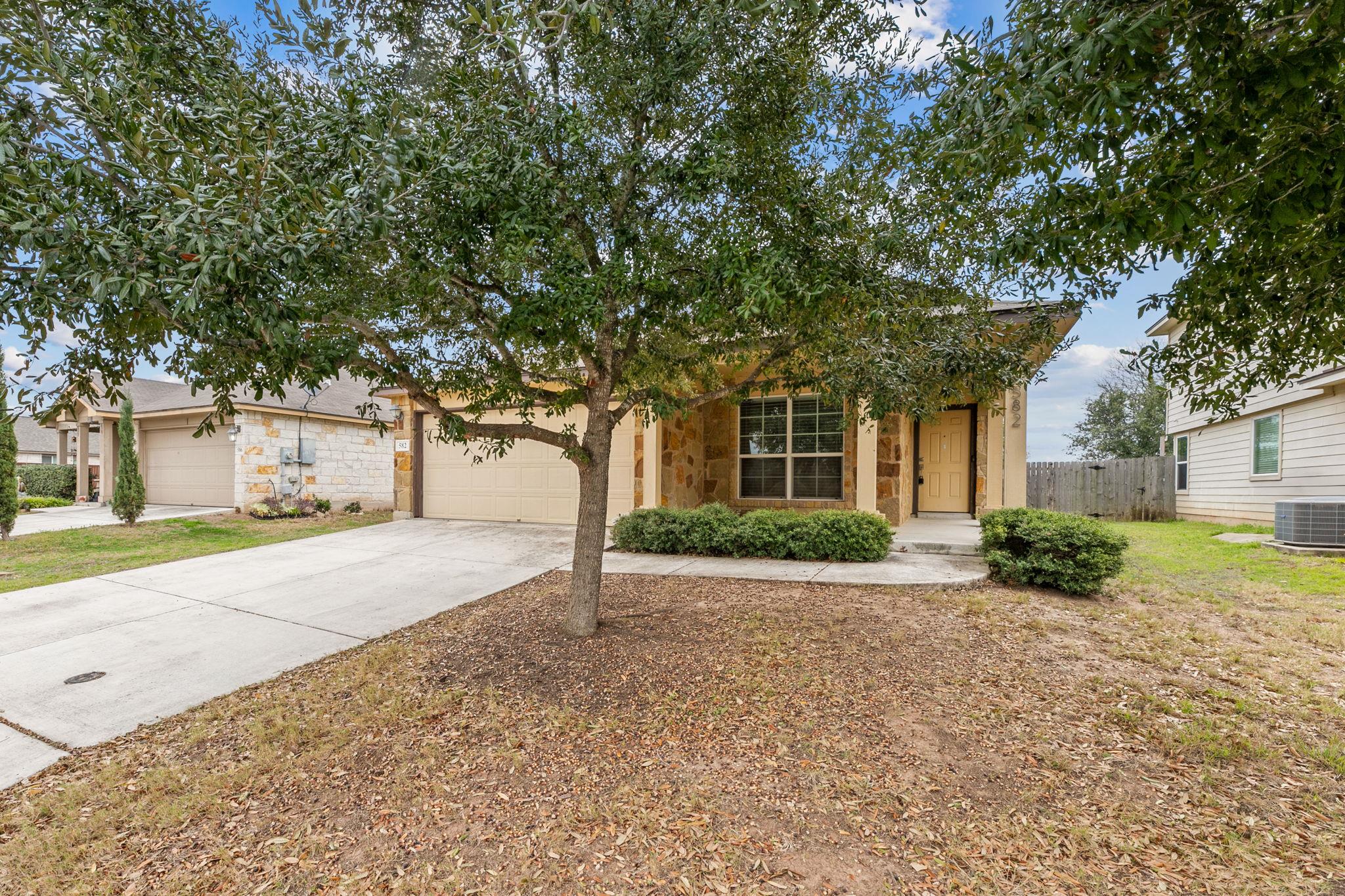 582 Briggs Dr, New Braunfels, TX 78130