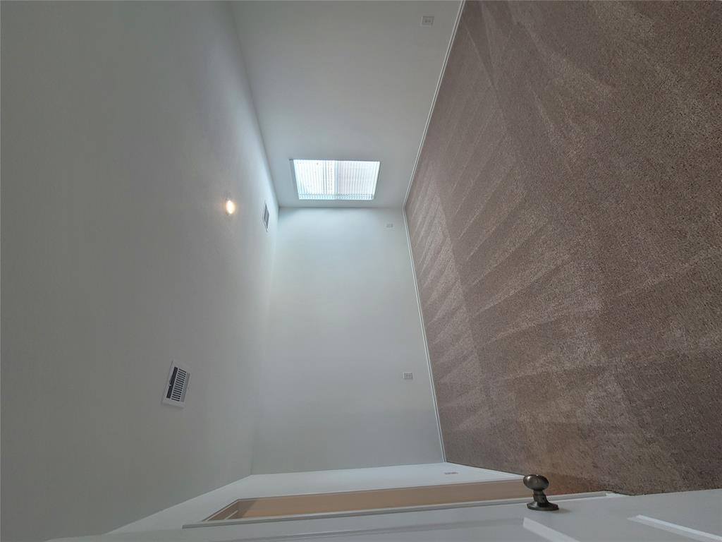 105 Painted Night Rd, Hutto, TX 78634