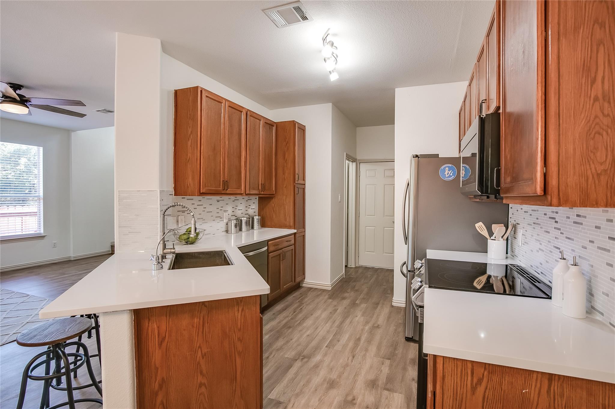 2410 GREAT OAKS Dr # 804, Round Rock, TX 78681