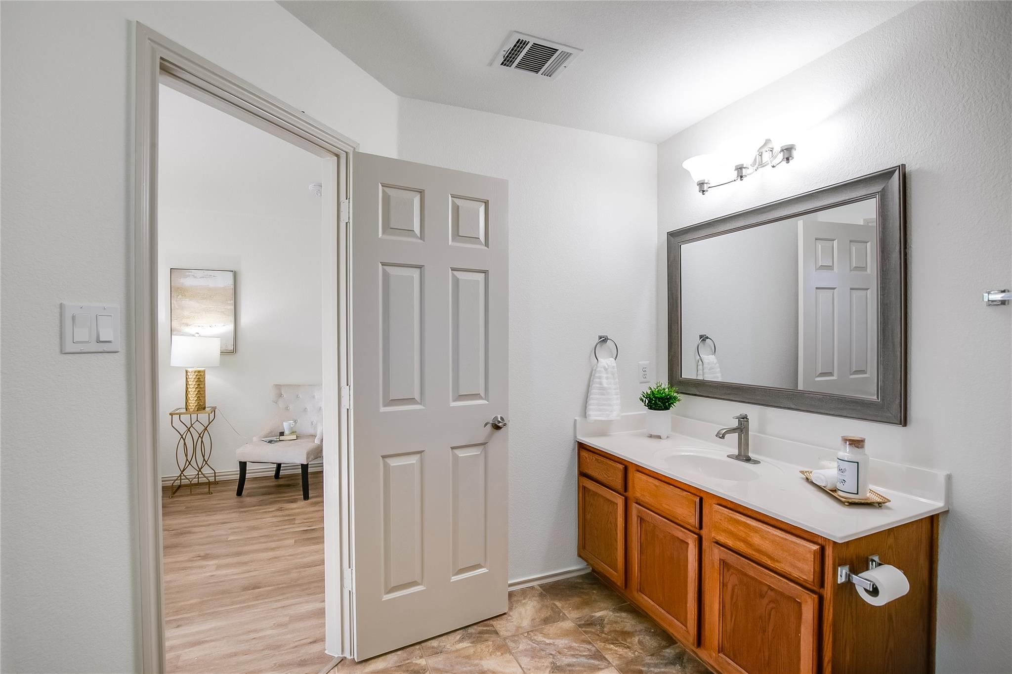 2410 GREAT OAKS Dr # 804, Round Rock, TX 78681