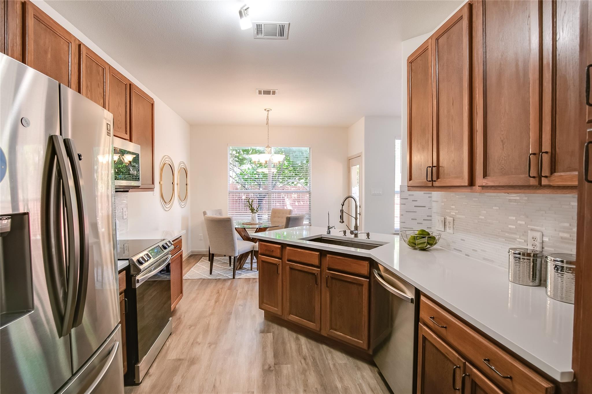 2410 GREAT OAKS Dr # 804, Round Rock, TX 78681