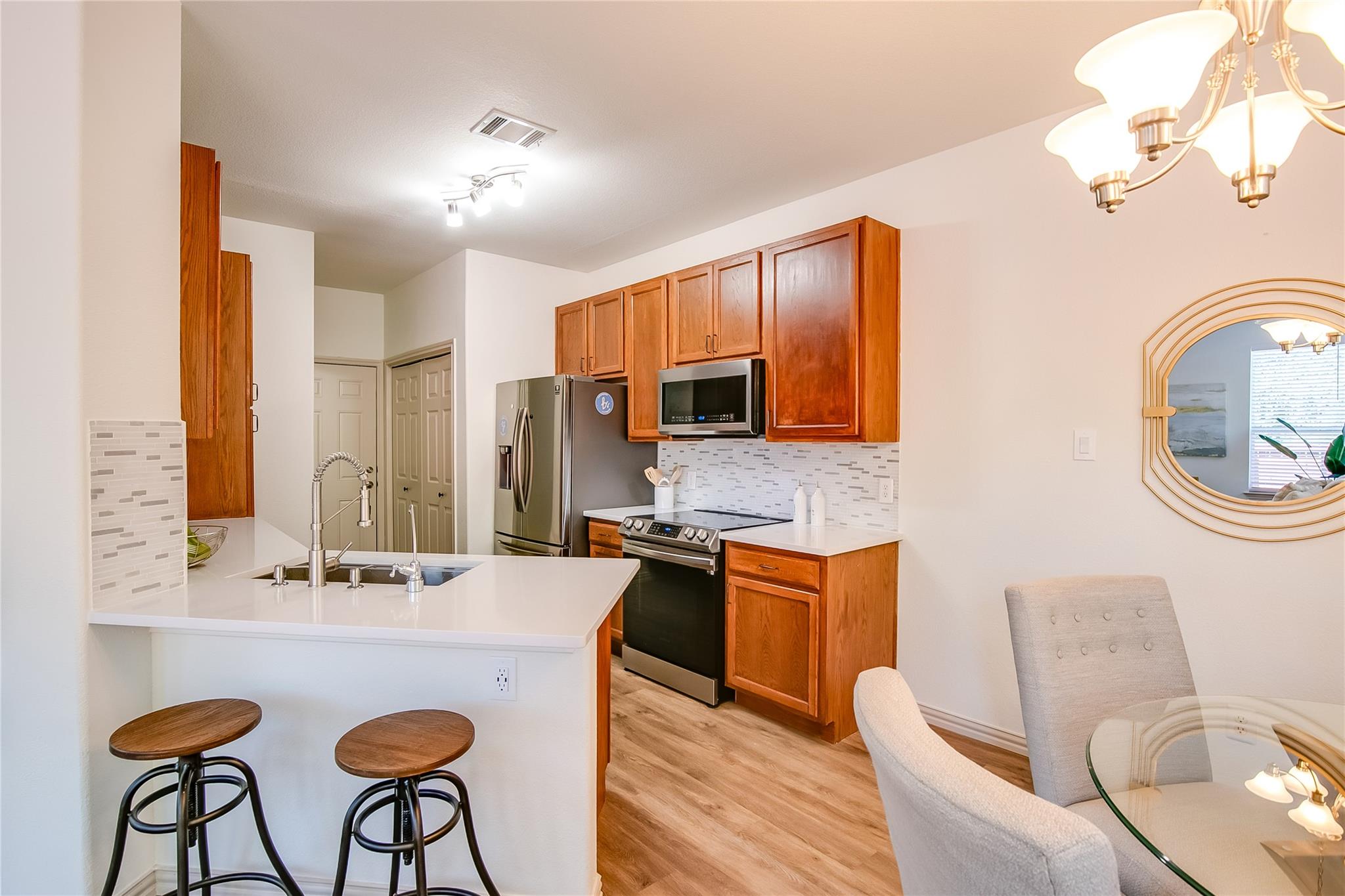 2410 GREAT OAKS Dr # 804, Round Rock, TX 78681