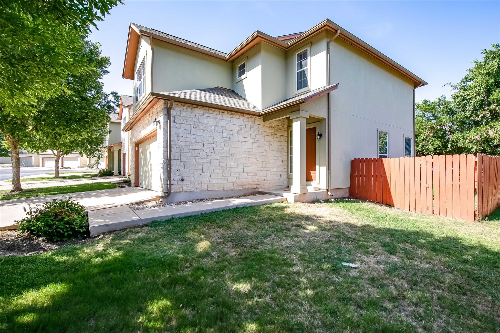 2410 GREAT OAKS Dr # 804, Round Rock, TX 78681