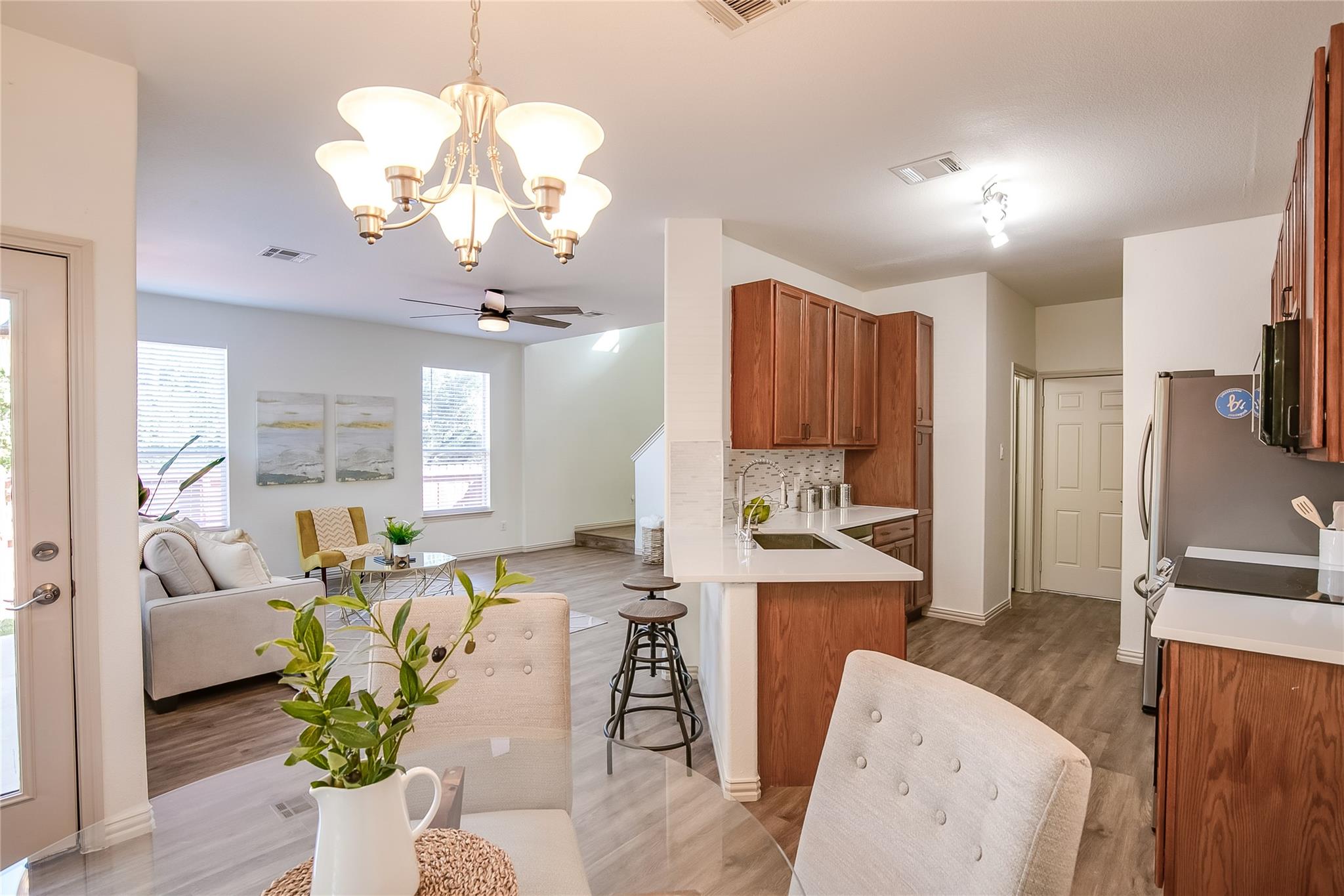 2410 GREAT OAKS Dr # 804, Round Rock, TX 78681