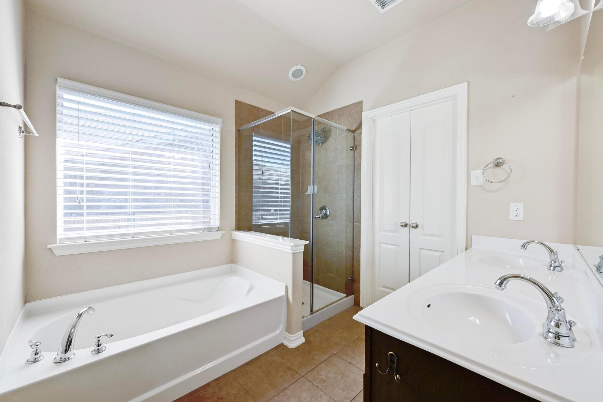 237 Strawberry Blonde Dr, Buda, TX 78610