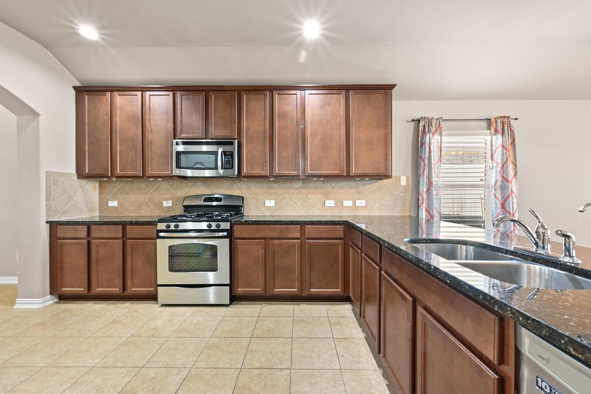 237 Strawberry Blonde Dr, Buda, TX 78610