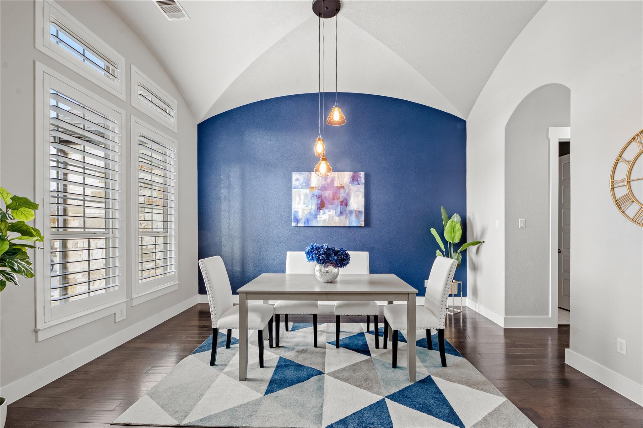 631 Brentwood Dr, Austin, TX 78737