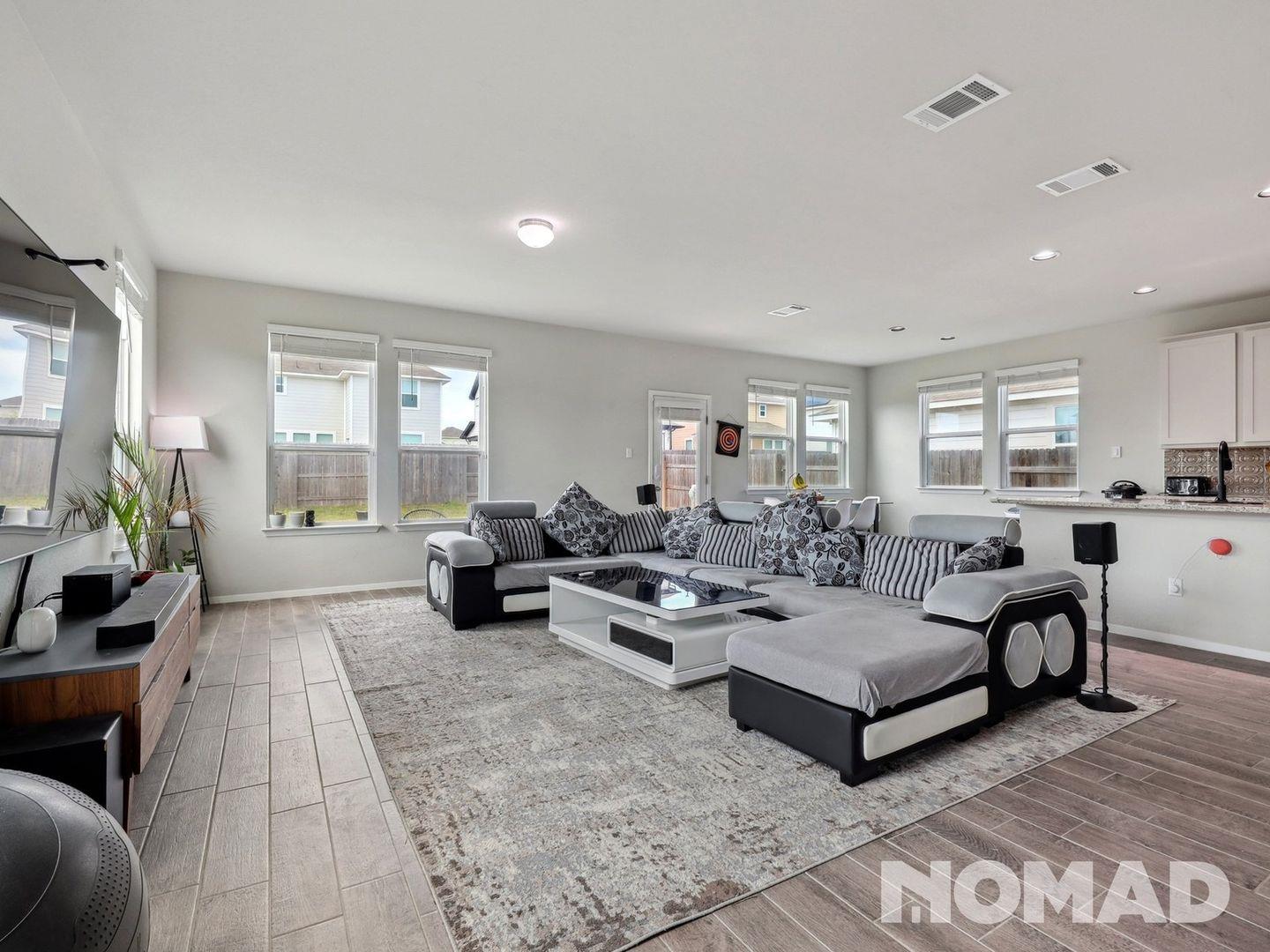 101 Crescent St, Georgetown, TX 78626