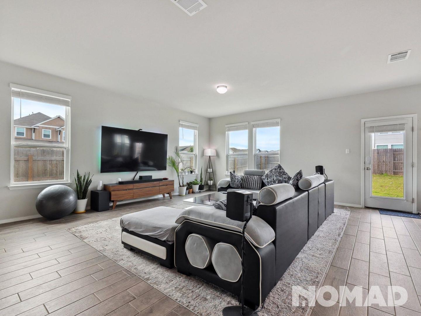 101 Crescent St, Georgetown, TX 78626