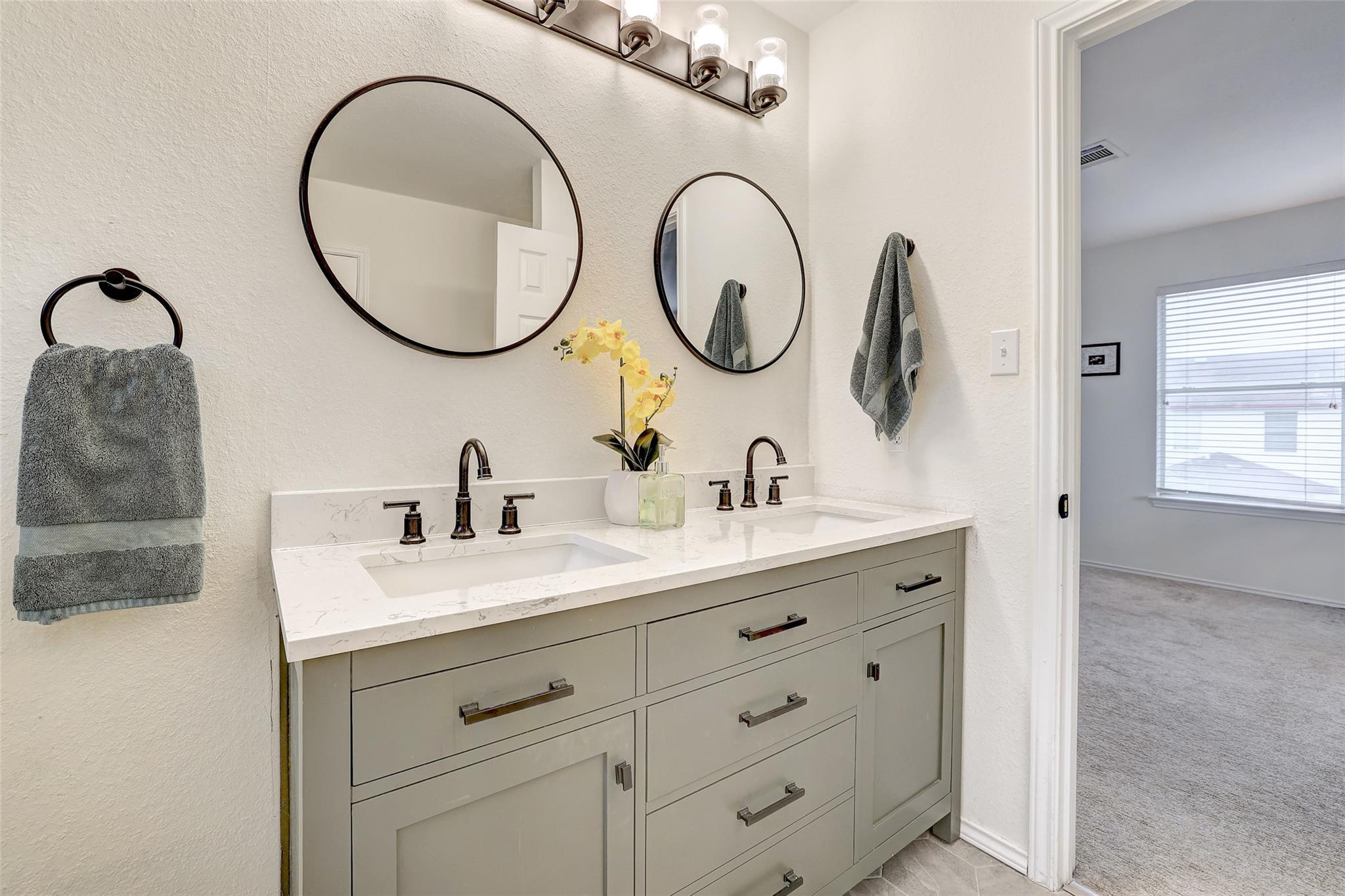 15501 Sarahs Creek Dr, Pflugerville, TX 78660