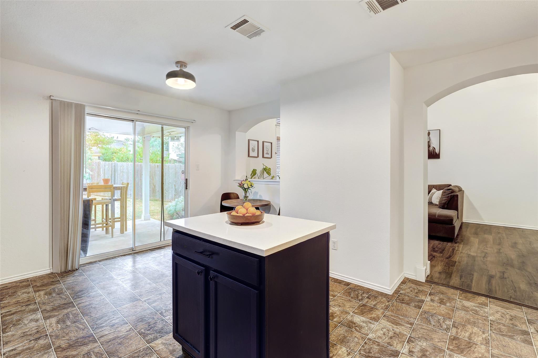 15501 Sarahs Creek Dr, Pflugerville, TX 78660